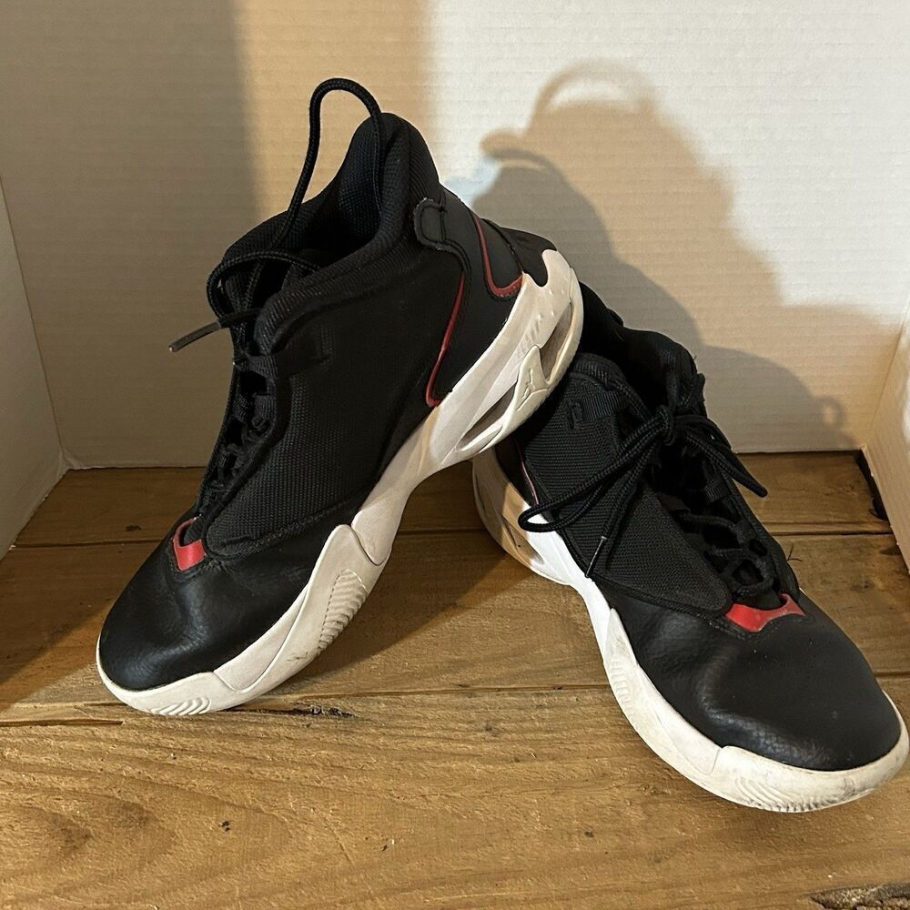 Nike Air Jordan Max Aura High Tops Shoes Sz 6.5Y Youth